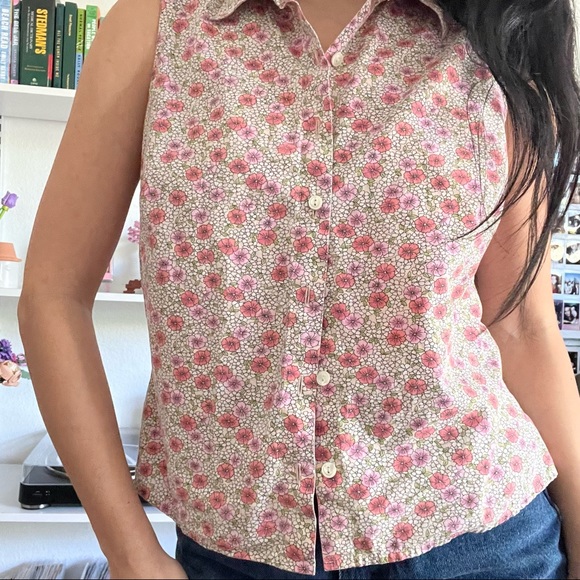 Ann Taylor sleeveless button down - Picture 5 of 6